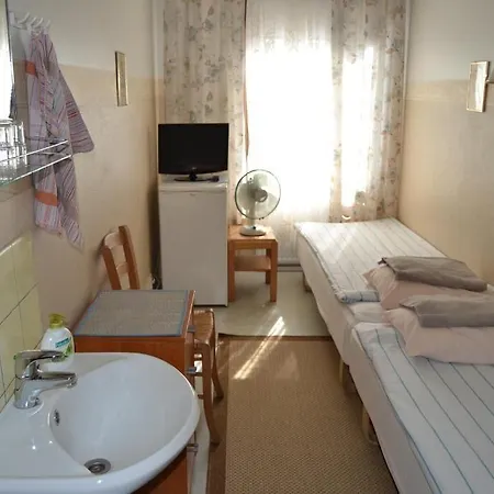 Matkakoti Patria - Single & Double Hostel *