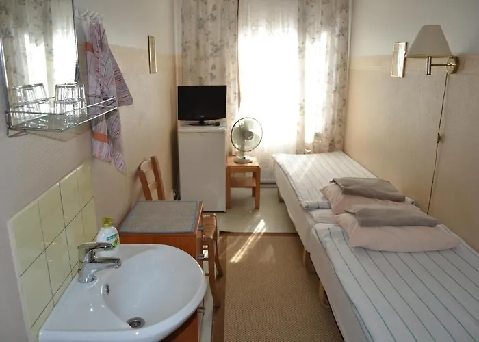 Matkakoti Patria Хостел *